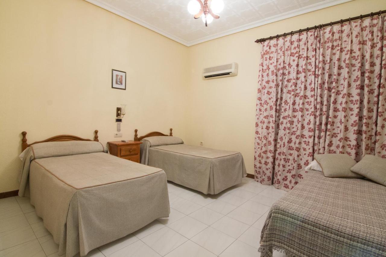 Hostal Santa Ana Madridejos Extérieur photo